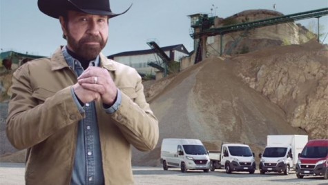 Chuck Norris, super-erou în reclama la noul Fiat Ducato