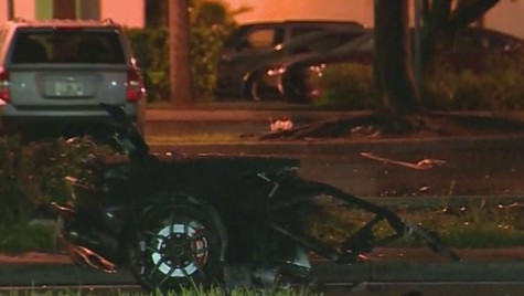 Norocoșii din Lamborghini – Li s-a rupt mașina în două și au scăpat miraculos!