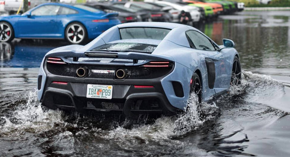 McLaren-675-LT-Spider-Water- (1)