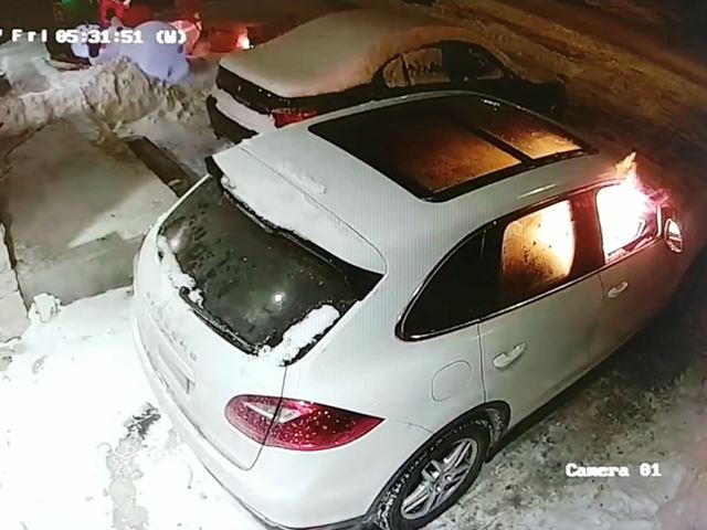 Porsche Cayenne incendiat