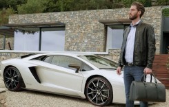 Când constructorii auto fac haine – Colecția primăvară-vară Lamborghini e atât de sexy!