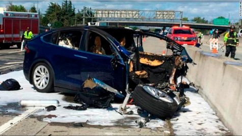 Tesla Model X, impact fatal. Șoferul activase sistemul Autopilot