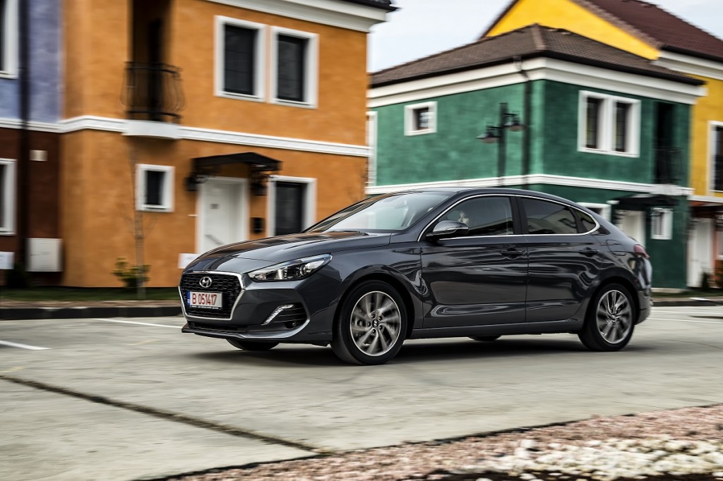 Hyundai i30 Fastback (12)
