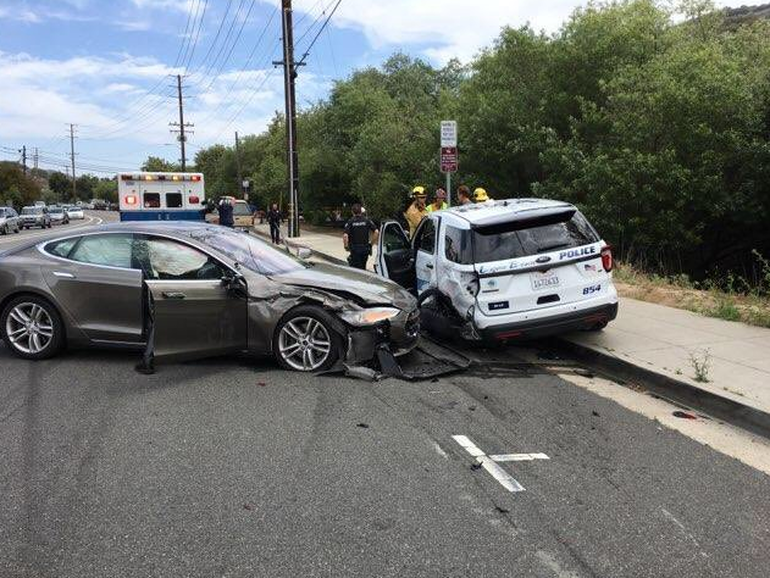 Tesla Model S accident (2)