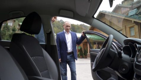 Vladimir Putin conduce cea mai ieftină mașină! E mai ieftină decât Duster!