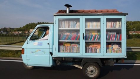 Ce idee minunată! Priviți biblioteca ambulantă din Italia