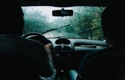 5 sfaturi pentru condusul pe timp de ploaie